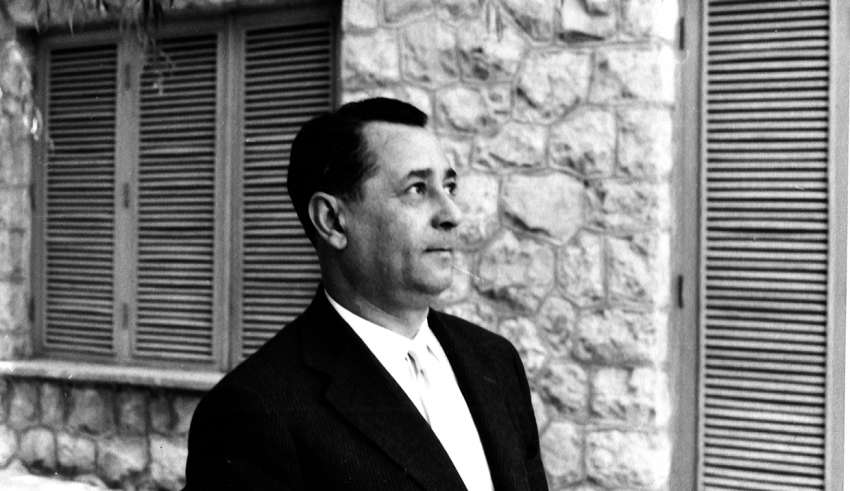 دکتر پرویز ناتل خانلری - tehranshenasi.com