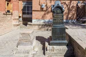 مقبره جان باختگان روس