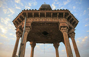 ماذنه-چوبی-مسجد-جامع-تهران-شناسی